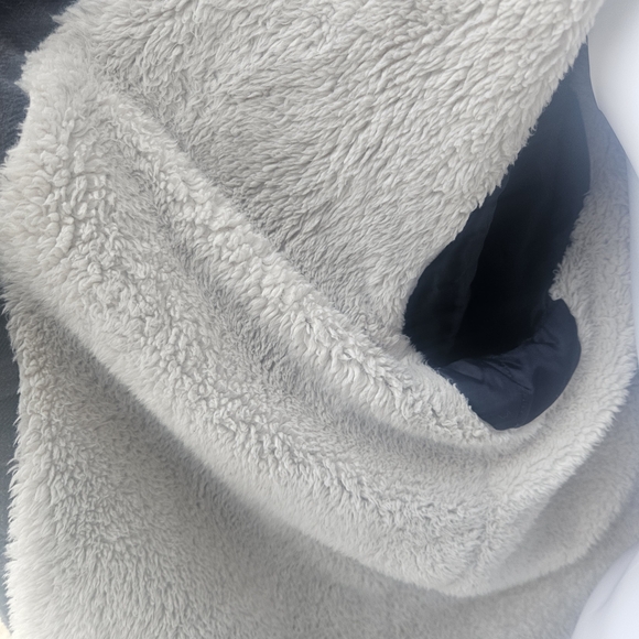 Levi's Men's Dark Gray Plaid Hooded Jacket - Picture 4 of 6